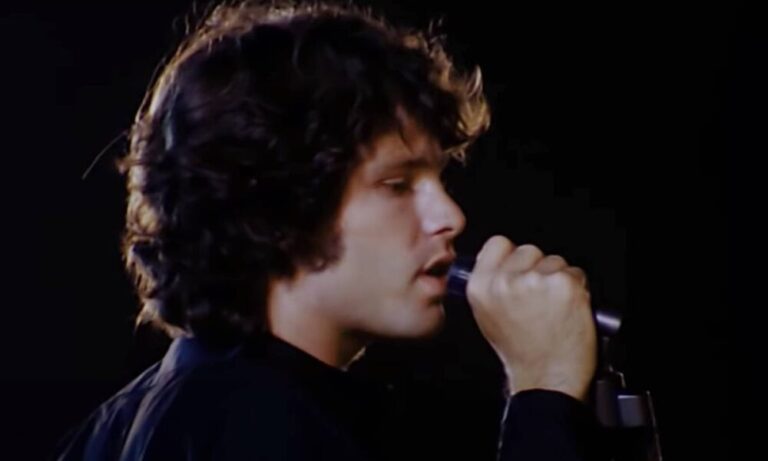 Jim Morrison, muzicianul și poetul, prezentat într-un nou documentar