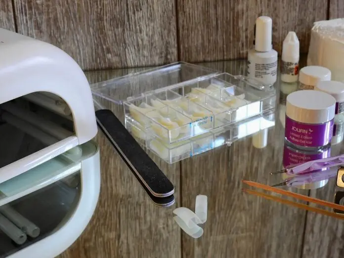 Produse complexe pentru manichiuri moderne