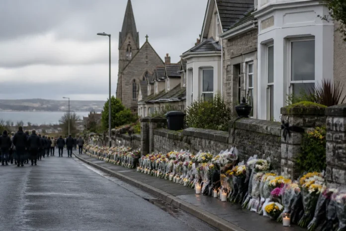 Bonnie Tyler, omagiată pe străzile din Swansea înaintea funeraliilor private Bonnie Tyler, omagiată pe străzile din Swansea înaintea funeraliilor private