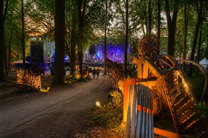 CODRU6 aduce Gipsy Kings, Subcarpați și o galerie de artă în Pădurea Verde