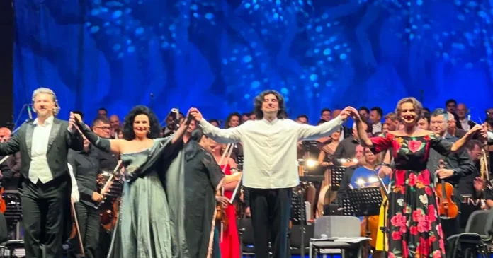Mihnea Ignat a dirijat gala care a deschis festivalul din Parcul Rozelor