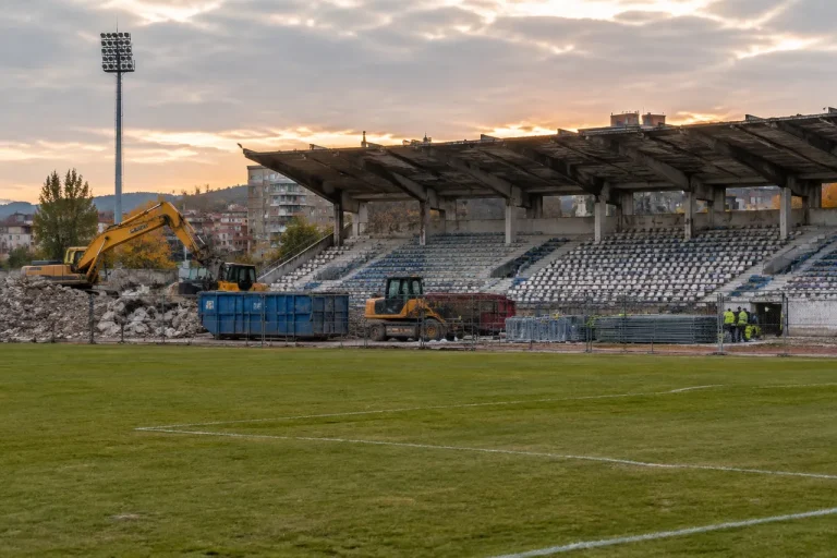 Un stadion vechi de 66 de ani va fi demolat pentru o nouă arenă modernă