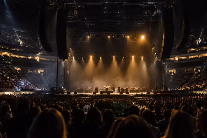 Phil Collins și-a luat adio de la scenă într-un concert la Londra